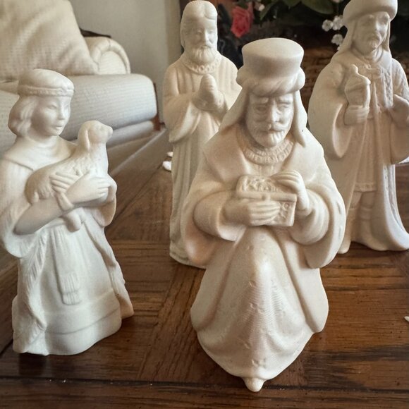 Lenox “Commemorate 2000” Nativity Set – 10 Pieces - Picture 7 of 9